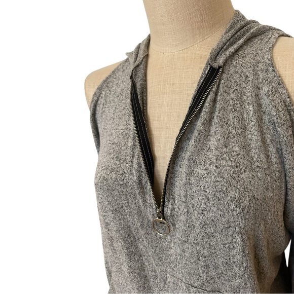 Heather Gray Hacci Off-the-Shoulder Sweater with Zip-Front & Kangaroo Pocket - Picture 5 of 10